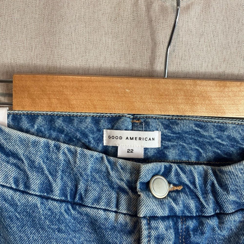 Good American Light Blue Distressed Ankle Jeans - Picture 11 of 13